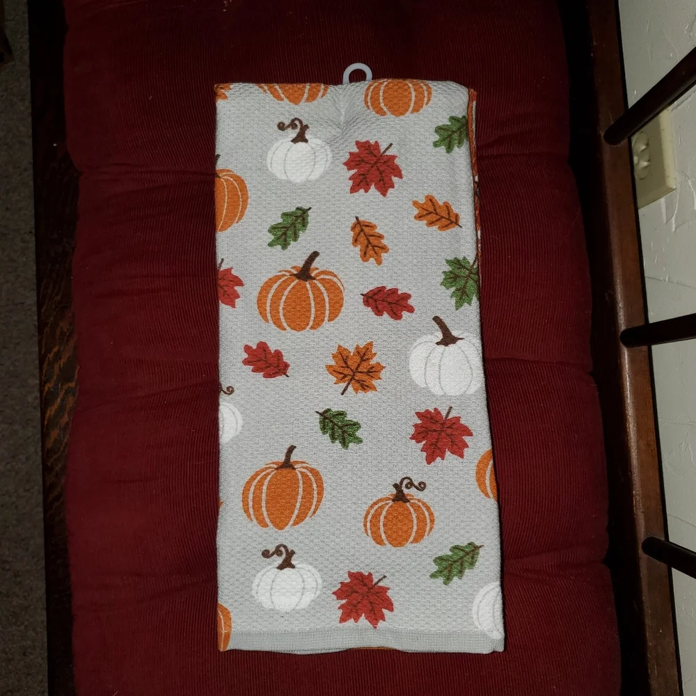 NEW Casaba Set of 3 Hand Towels Dog & Pumpkin Fall Edition